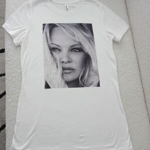 Pamela Anderson Fitted White Graphic Women's Tee